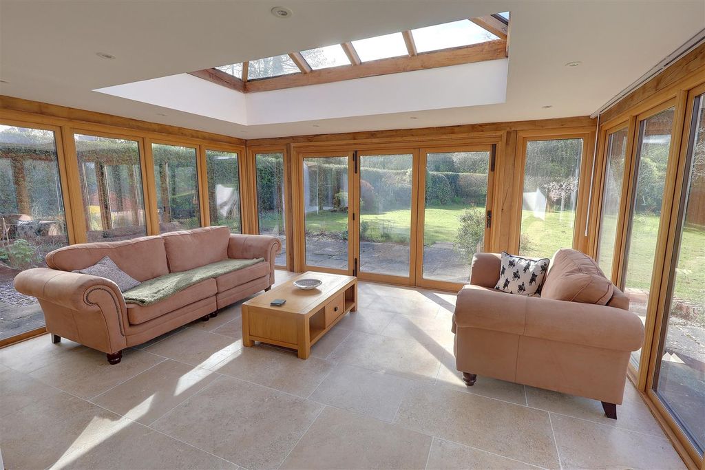 Property photo 2 of 34