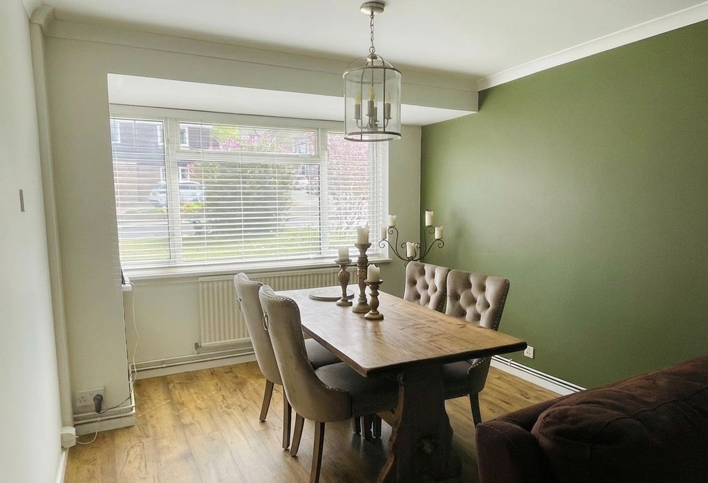 Property photo 3 of 19 Dining Room