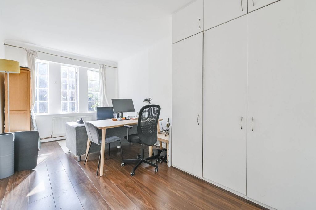 Property photo 3 of 9