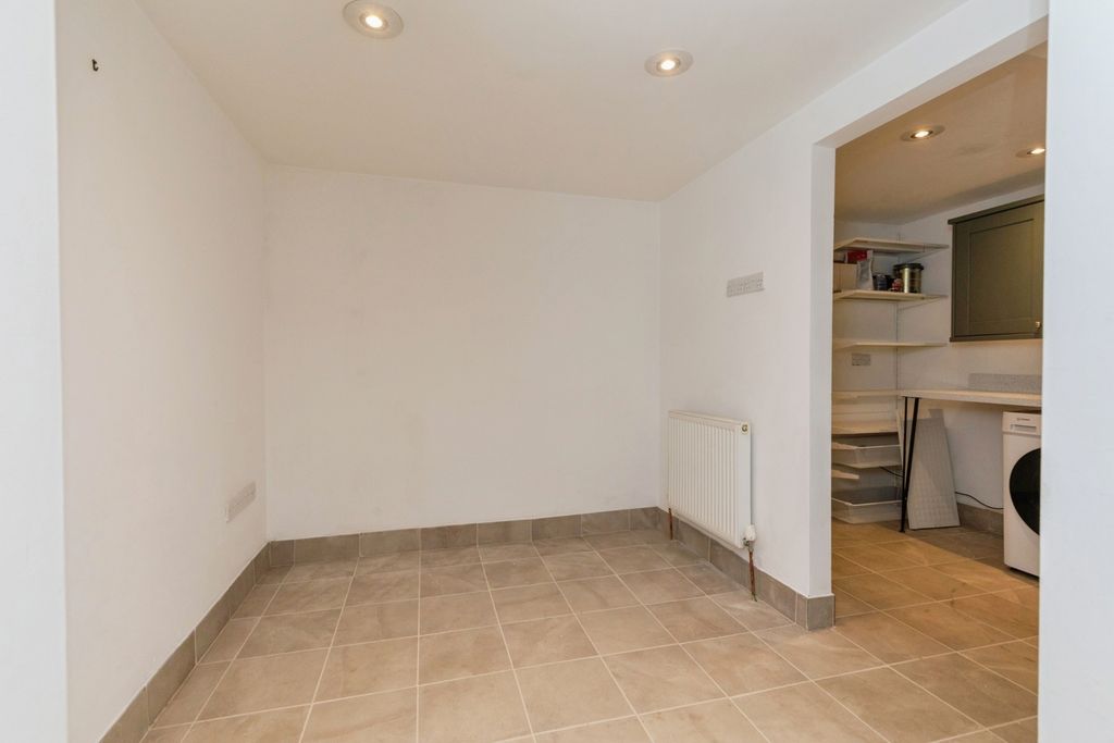 Property photo 3 of 14 Pbox-Img.Jpg