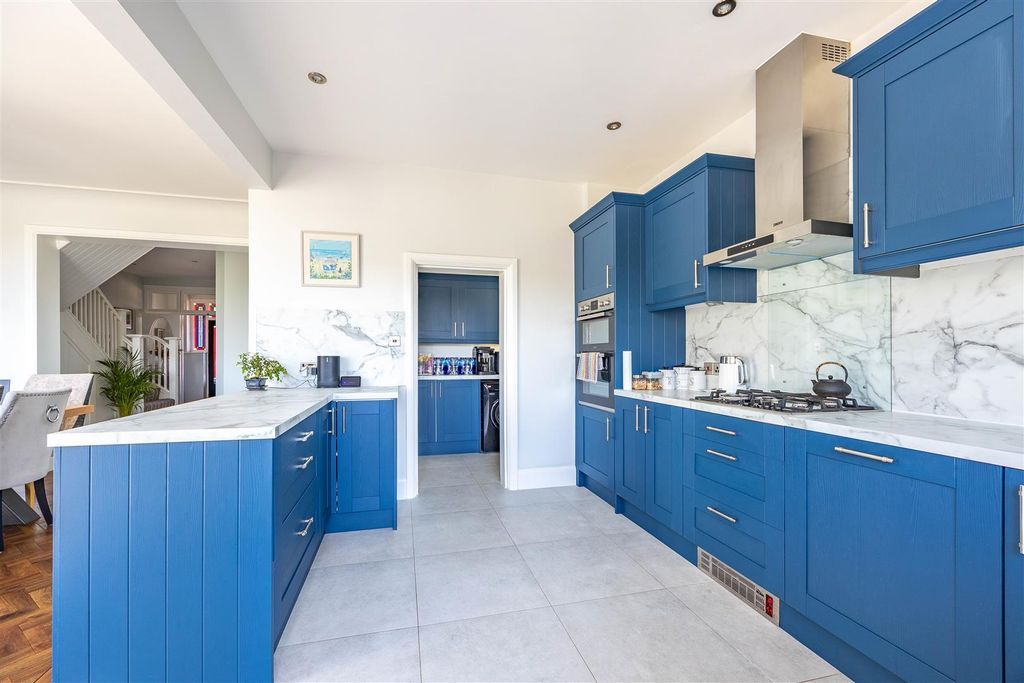 Property photo 3 of 36 Kitchen/Diner