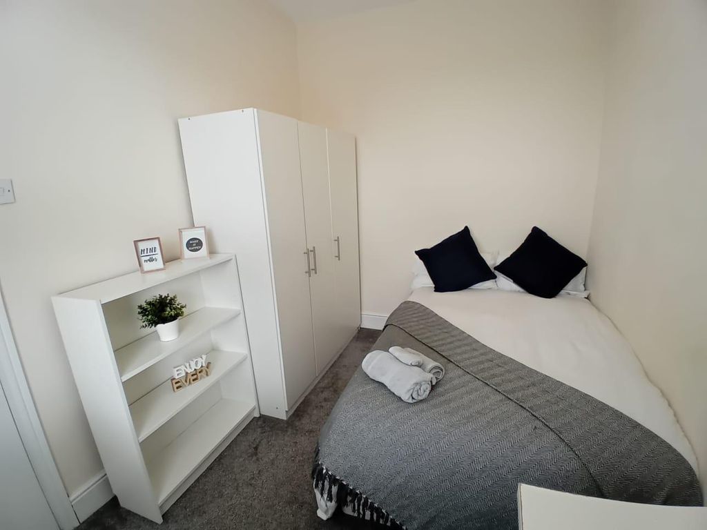 Property photo 1 of 11 238Sr-Dressed.Jpeg