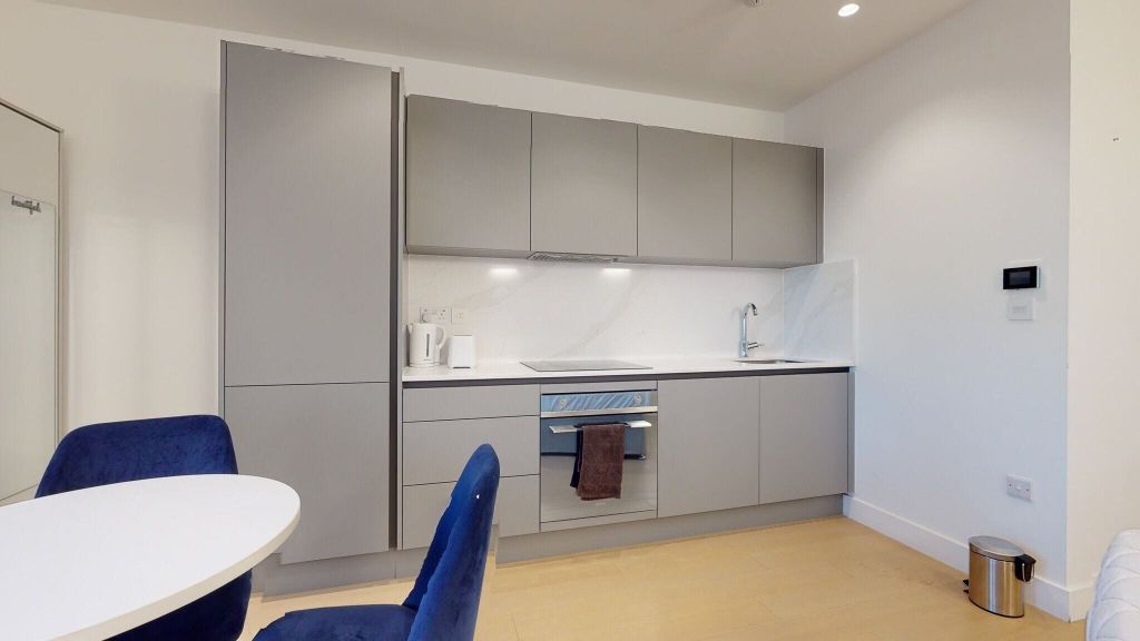 Property photo 2 of 11 Kitchen