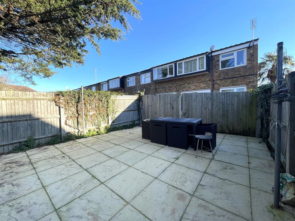 Property photo 3 of 12