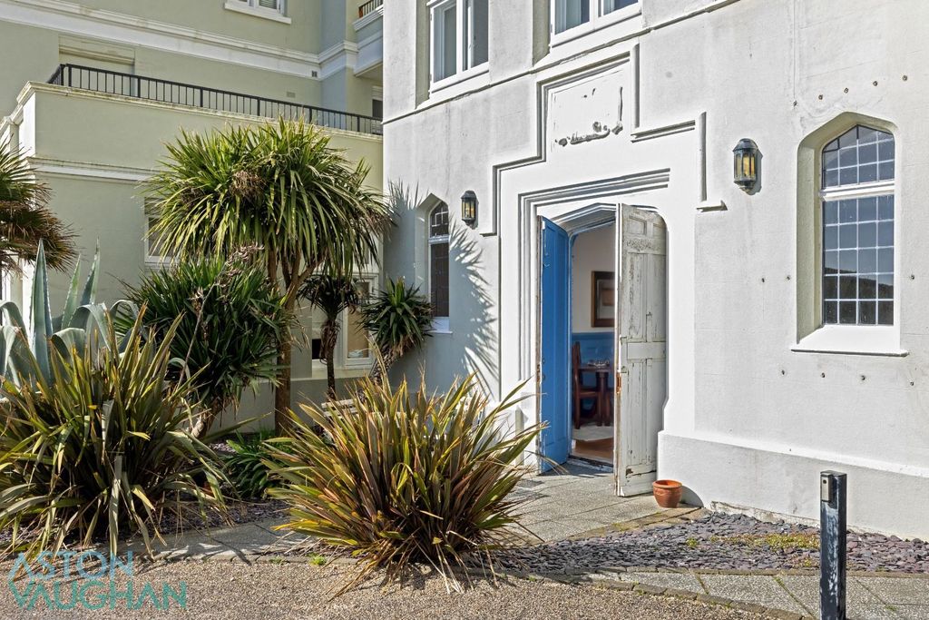 Property photo 2 of 24