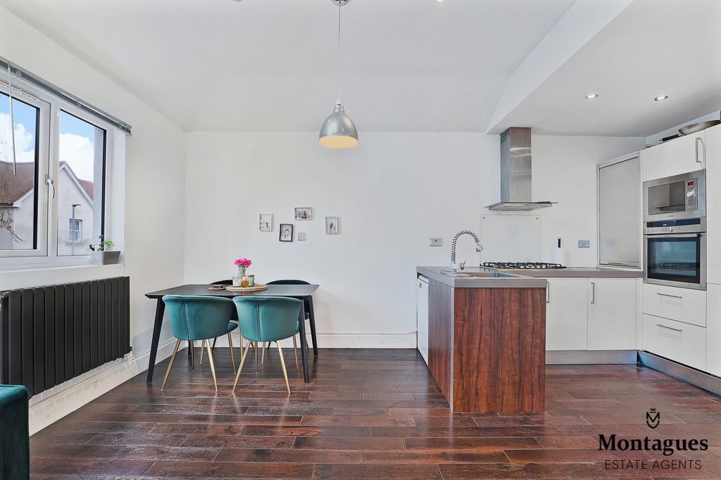 Additional image 7 of 2 bed flat for saleHemnall Street, Epping CM16
