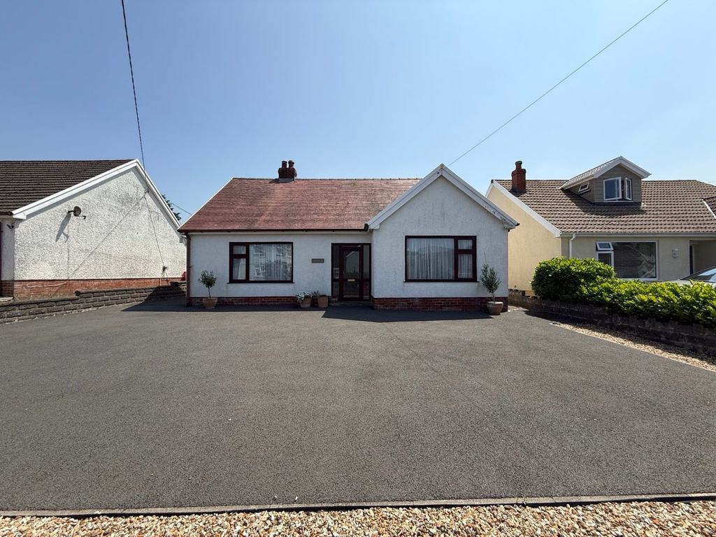 Property photo 2 of 37