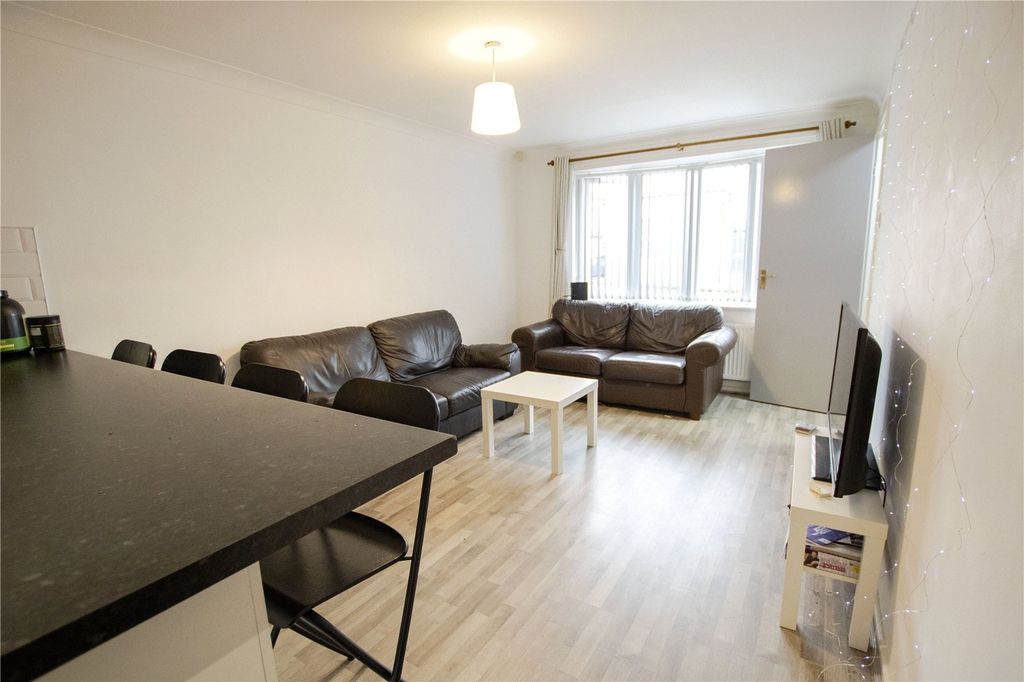 Property photo 2 of 17 Picture No. 09