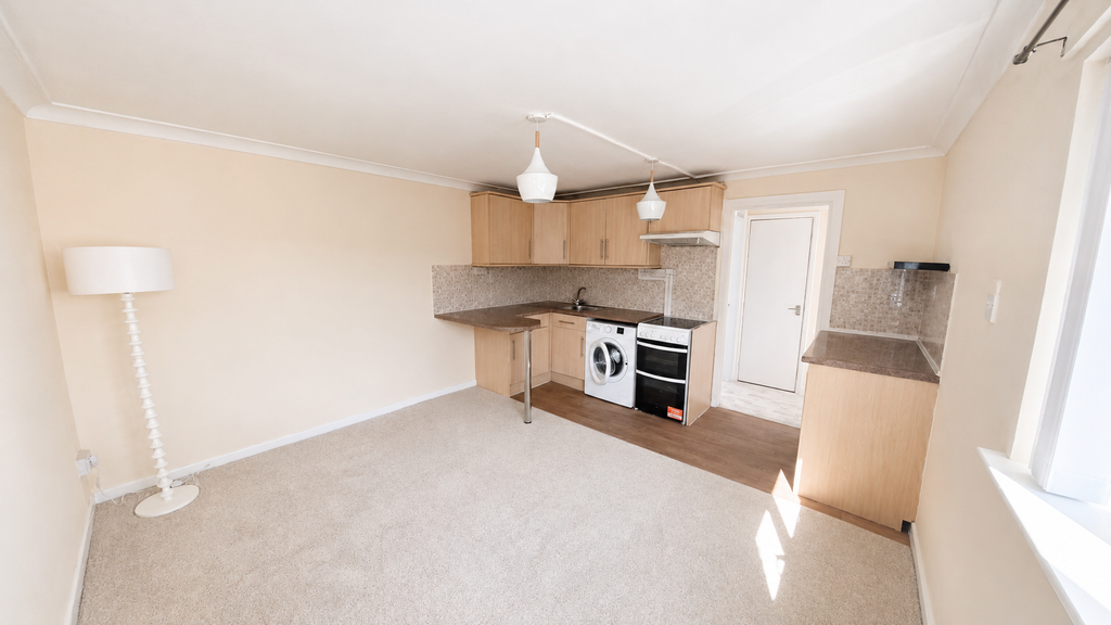 Property photo 2 of 8 Sitting/Kitchen