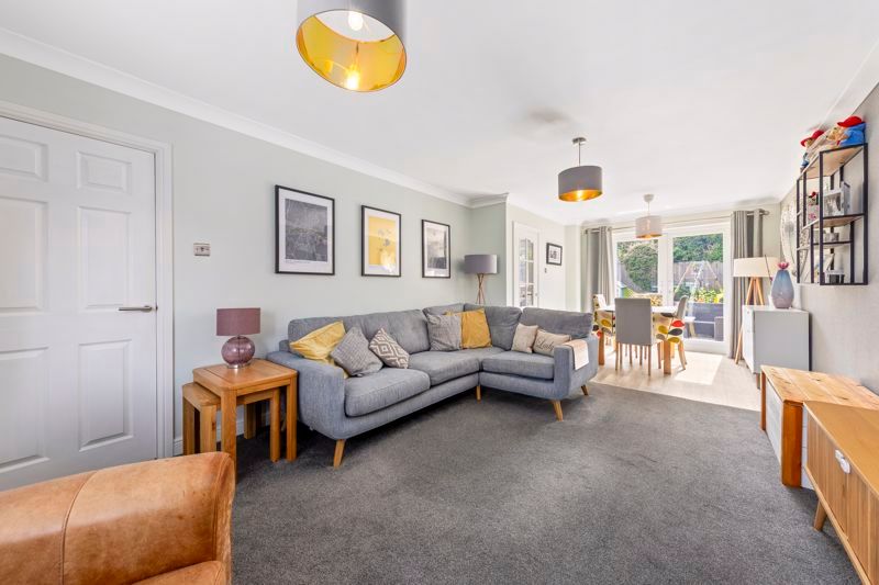 Property photo 3 of 33 Living-Room