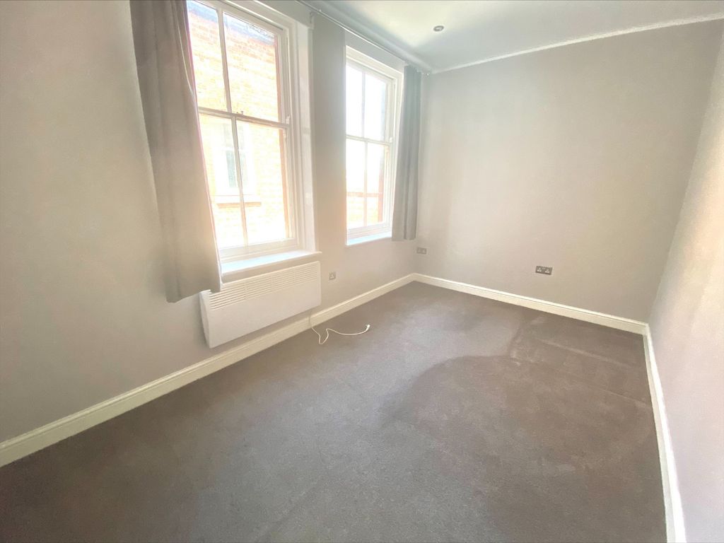 Property photo 3 of 9 Bedroom
