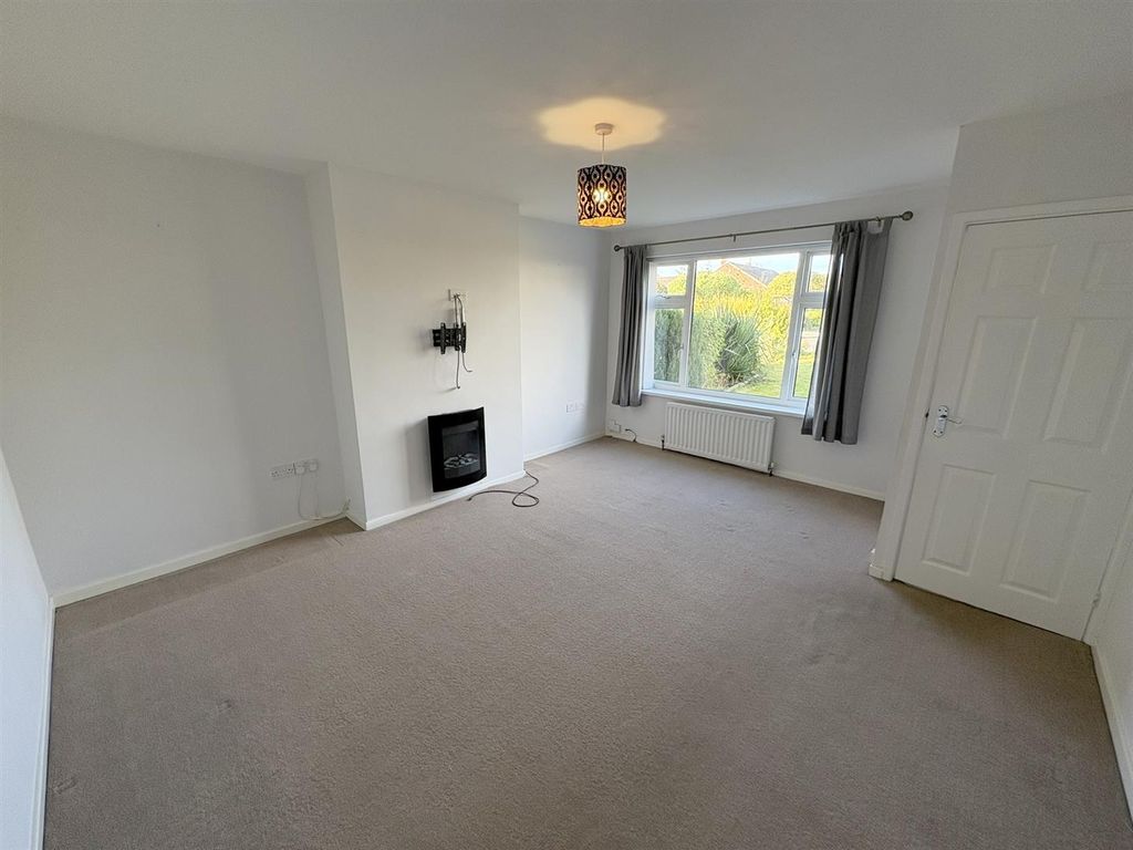 Property photo 2 of 14 Lounge