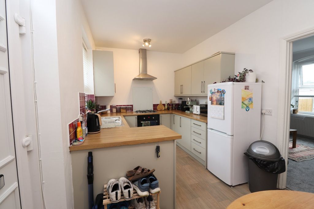 Property photo 3 of 11 Picture No. 18