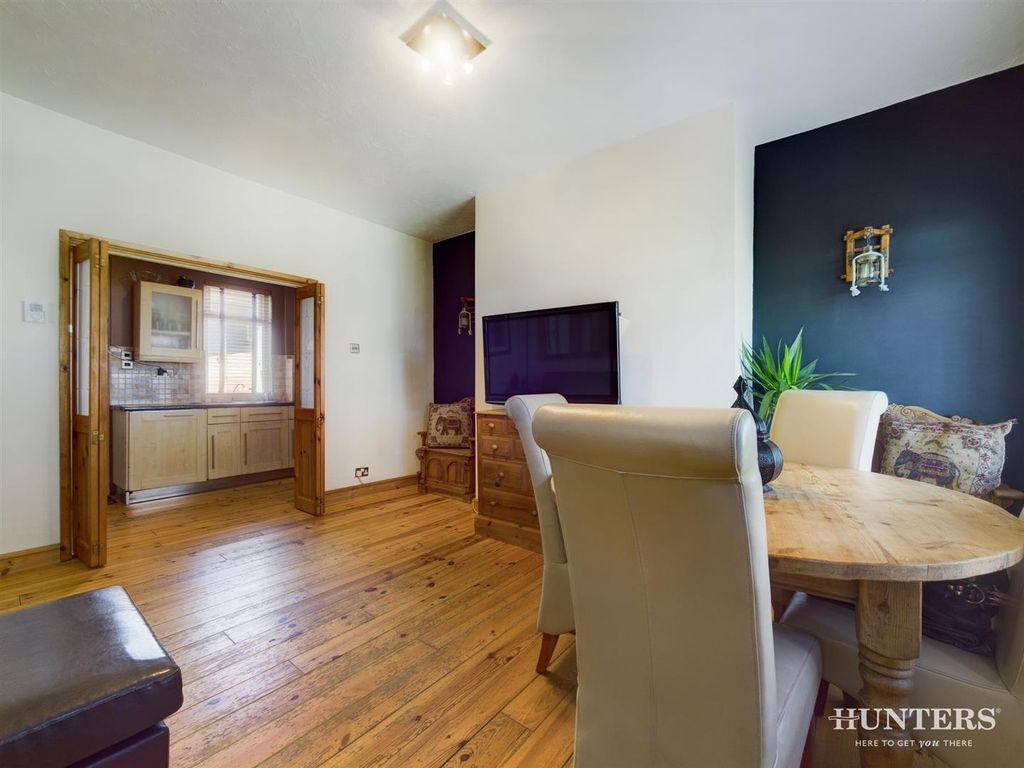 Property photo 2 of 14 Cam01051G0-Pr0077-Still009.Jpg