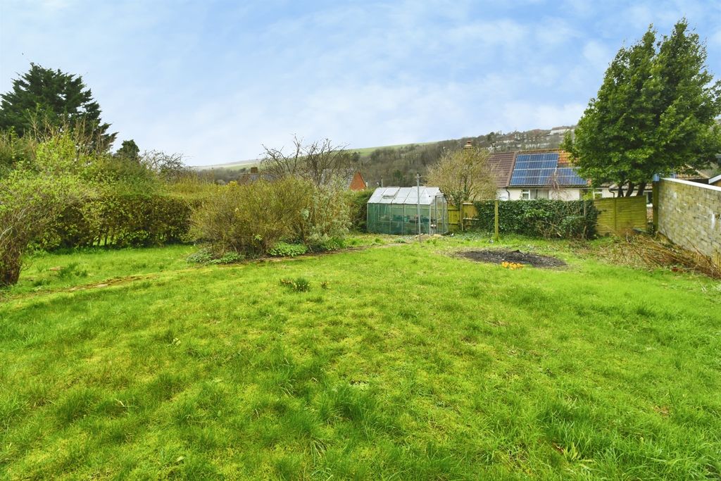 Property photo 3 of 17