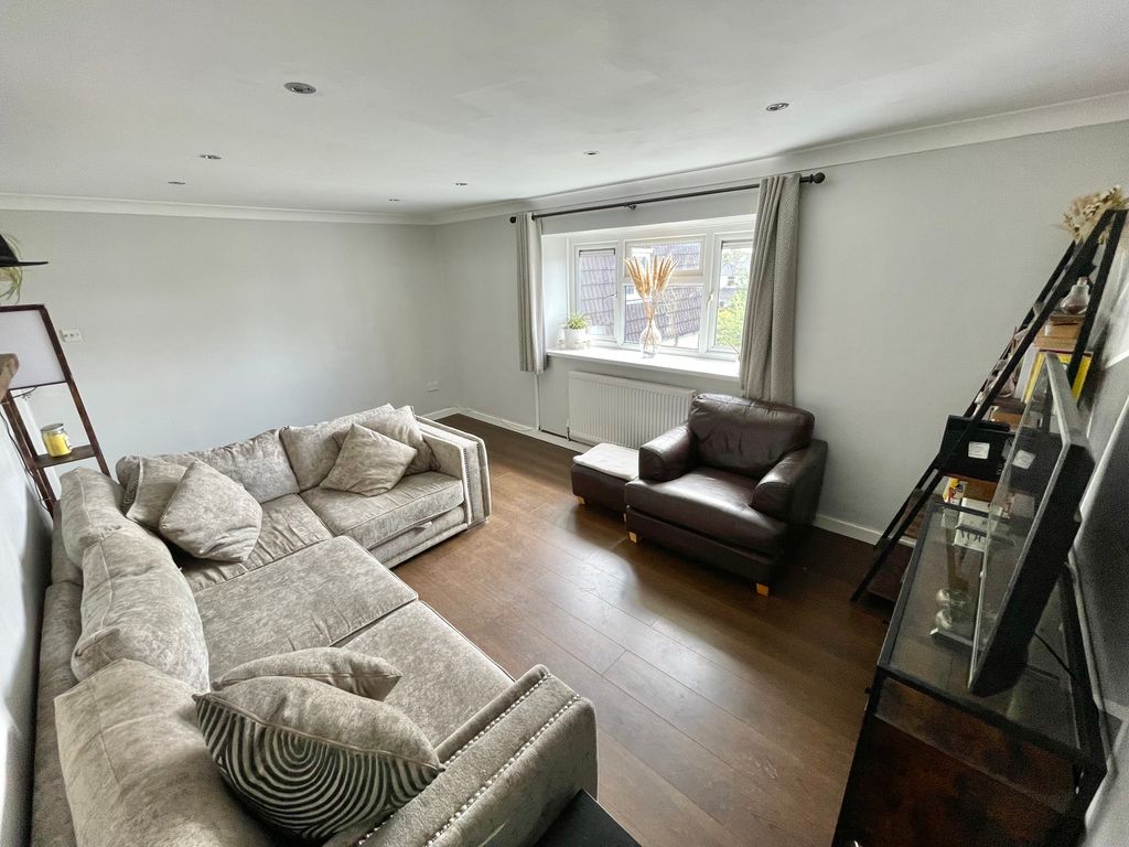 Property photo 3 of 14 Img_1347