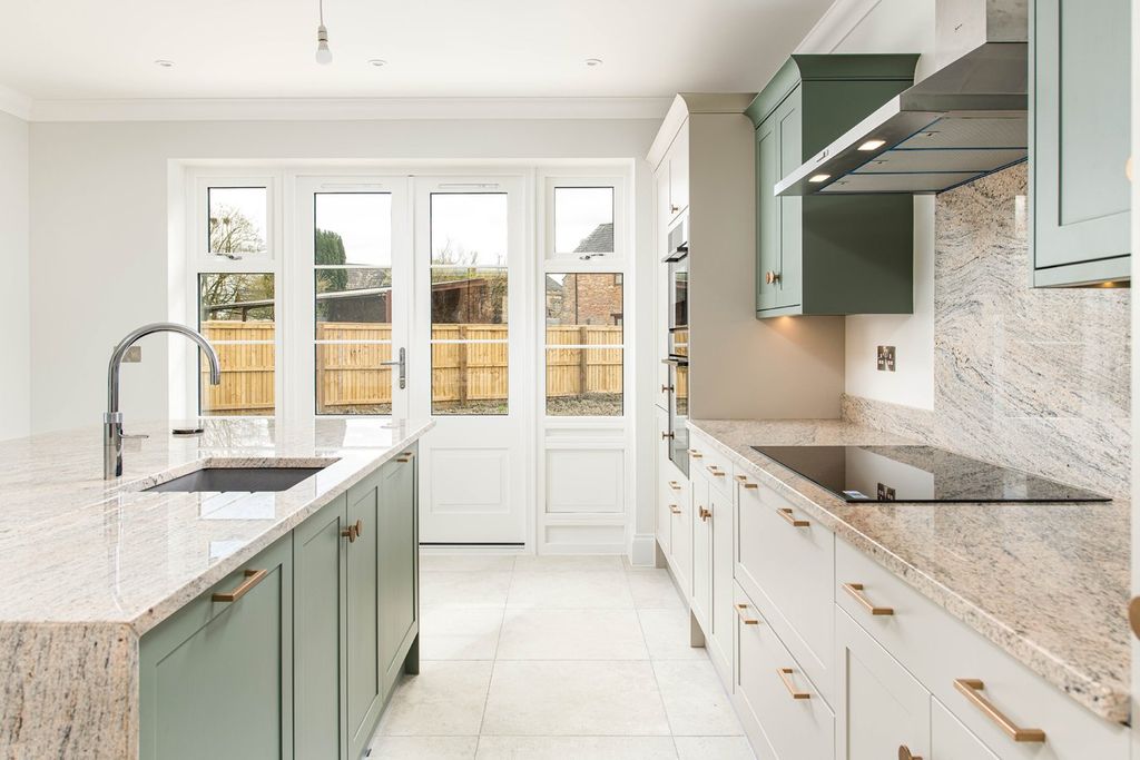 Property photo 2 of 20