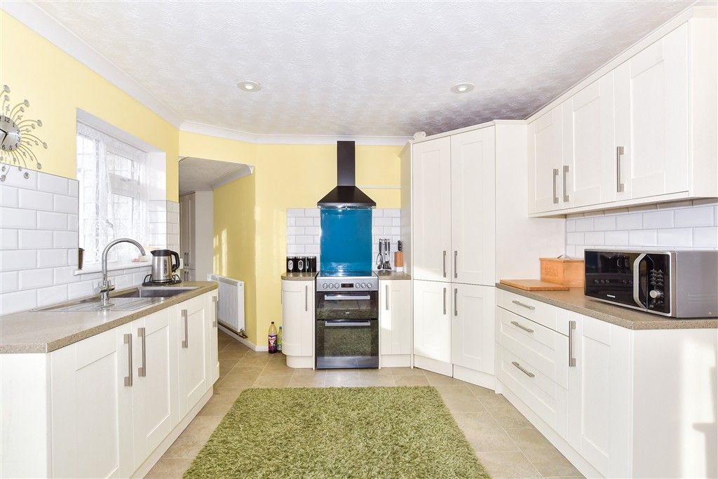 Property photo 3 of 8 Kitchen/Diner