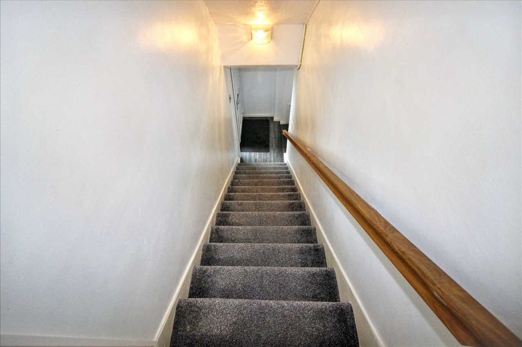 Property photo 2 of 8 Entrance