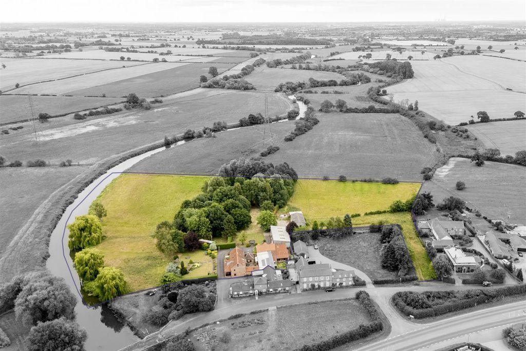 Property photo 2 of 63 Manor_Cottage_Plot_1.Jpg