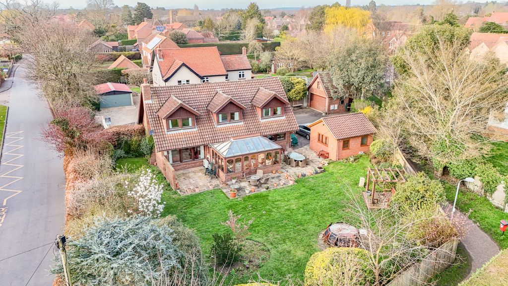 Property photo 2 of 42 4174335