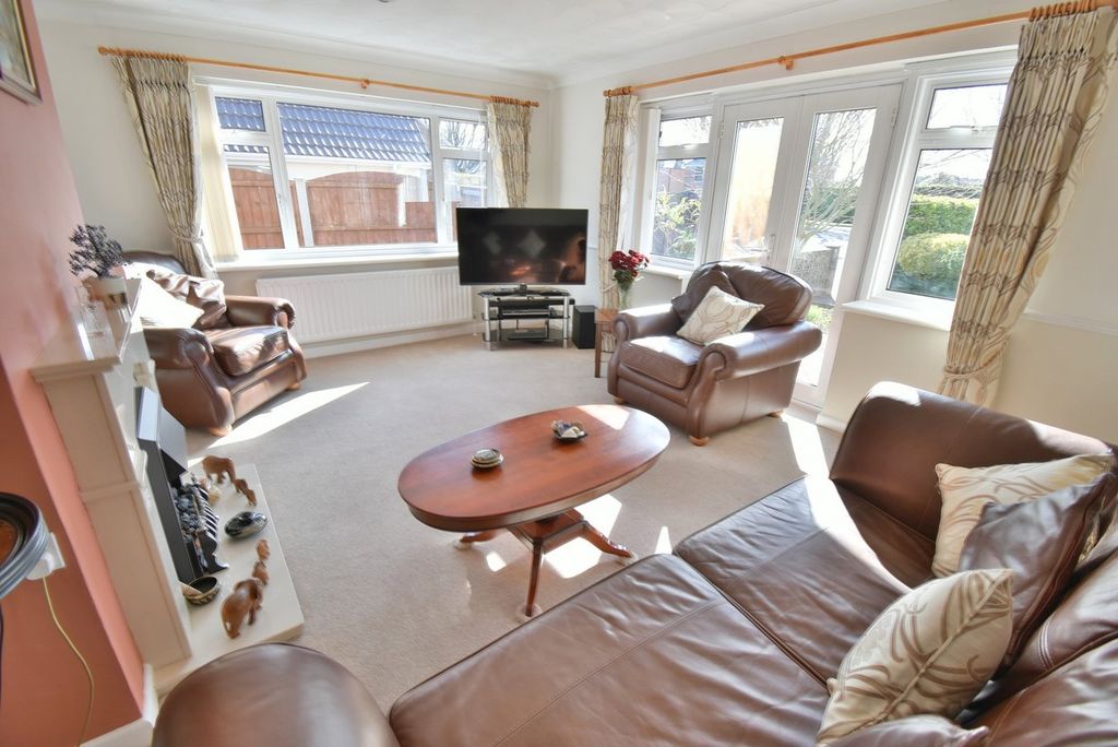 Property photo 2 of 25
