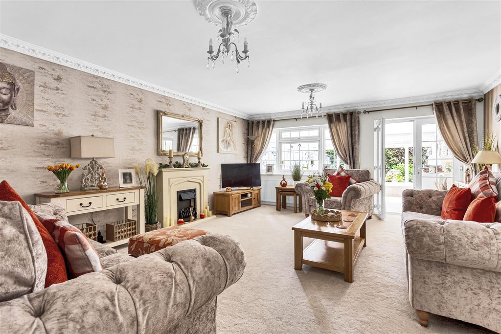 Property photo 2 of 17 Living Springfield Road.Jpg