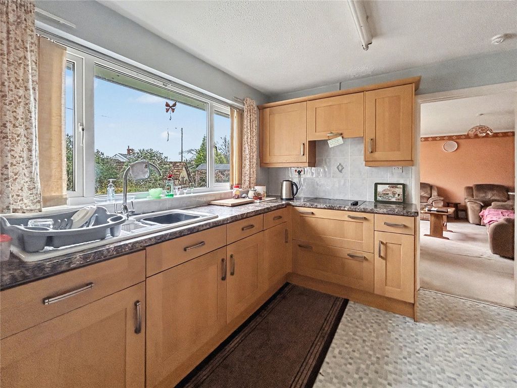 Property photo 2 of 12 Picture No. 10