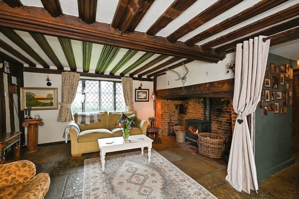 Property photo 2 of 20