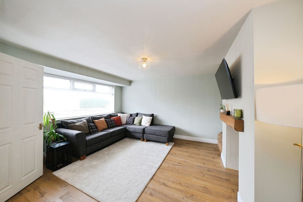 Property photo 2 of 17 Pbox-Img.Jpg