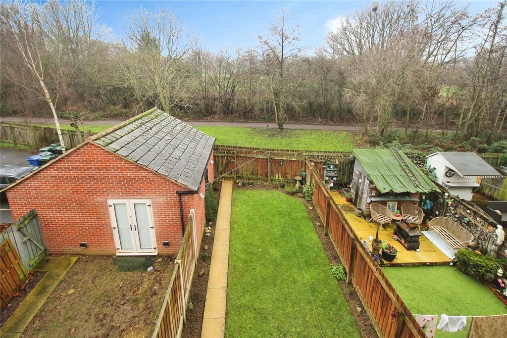 Property photo 2 of 19 Outside