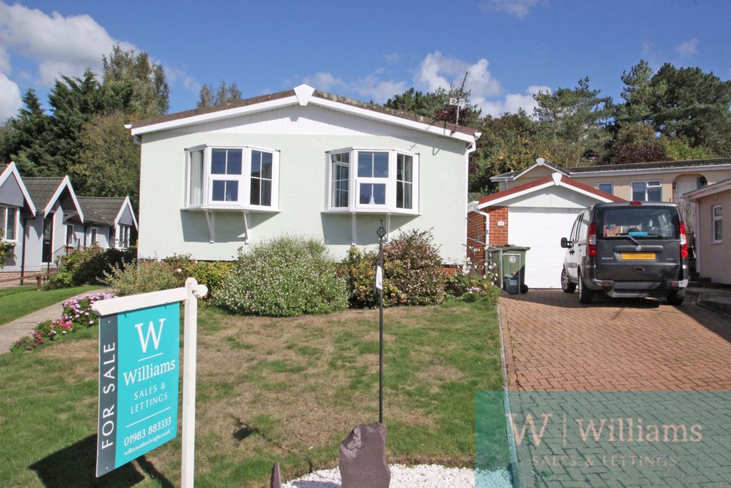 Property photo 1 of 18 Medina Park