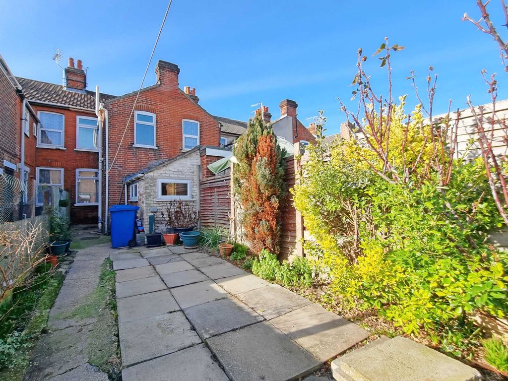 Property photo 2 of 18