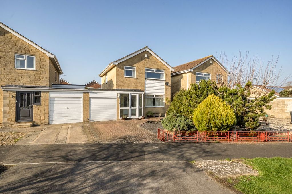 Property photo 1 of 16 1423883569A8563780F32
