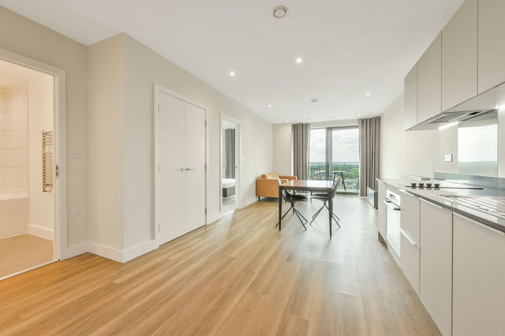 Property photo 2 of 50