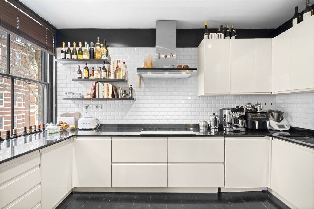 Property photo 2 of 16 Kitchen