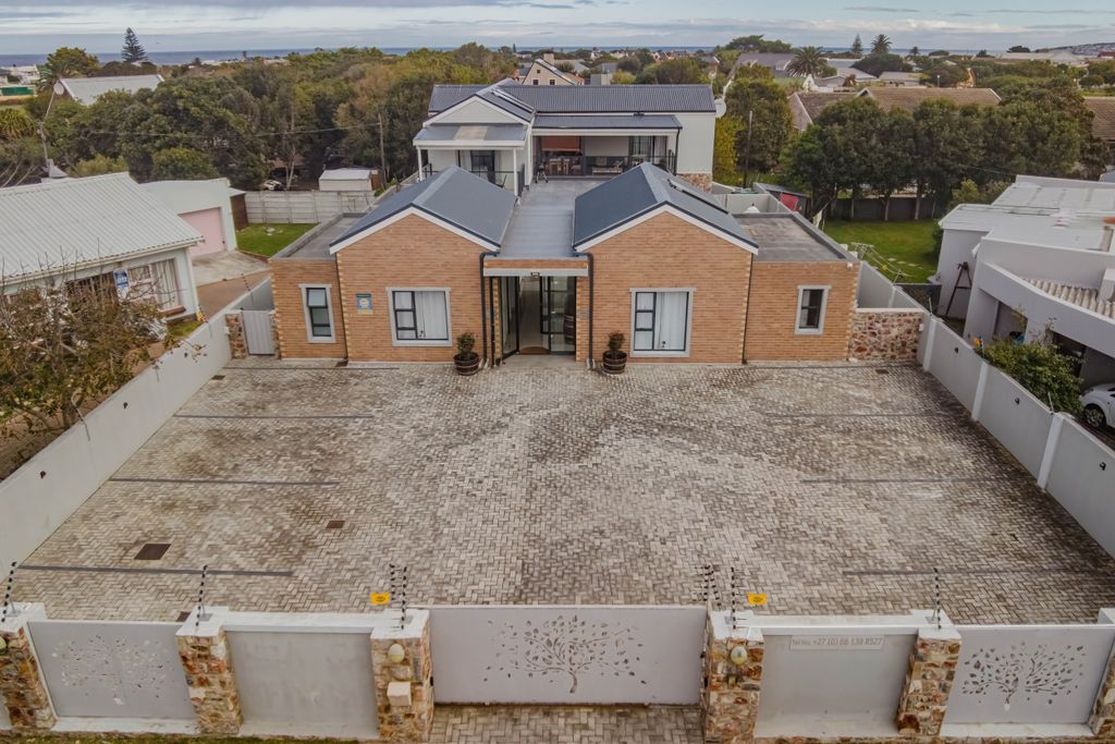 Property photo 1 of 86