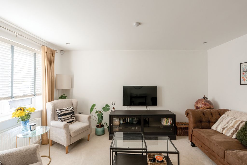 Property photo 2 of 18 2