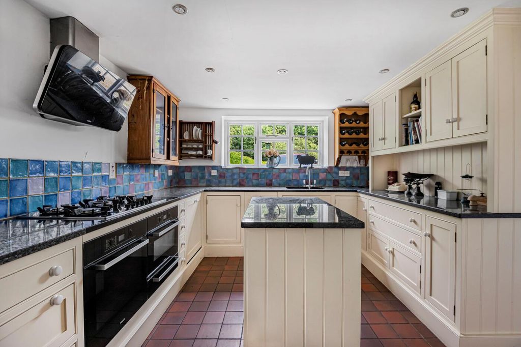 Property photo 2 of 40 Image