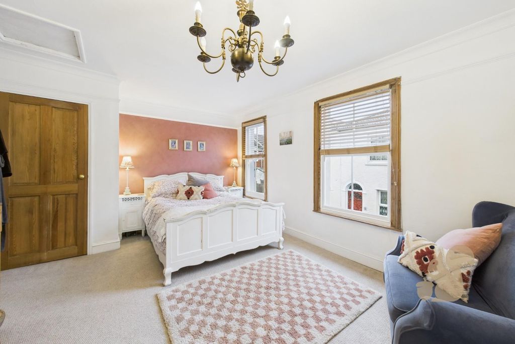 Property photo 3 of 19 Cam01254G0-Pr0359-Still006.Jpg