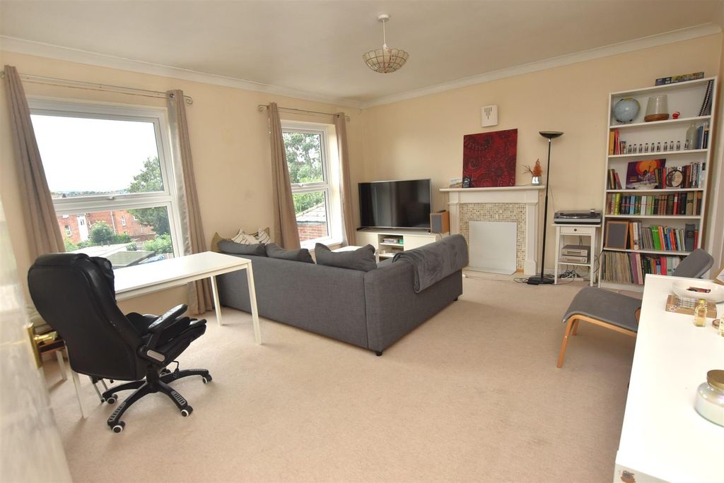 Property photo 3 of 16 Lounge/Dining Room