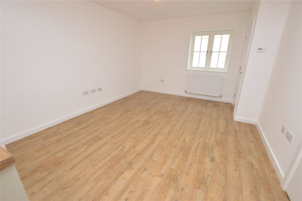 Property photo 3 of 10 Living Room