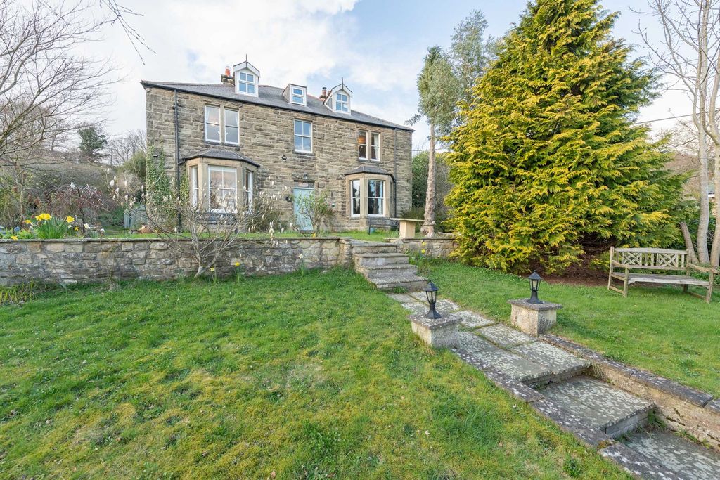 Property photo 1 of 73