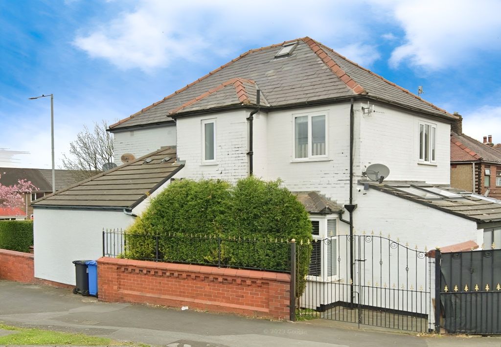 Property photo 1 of 17