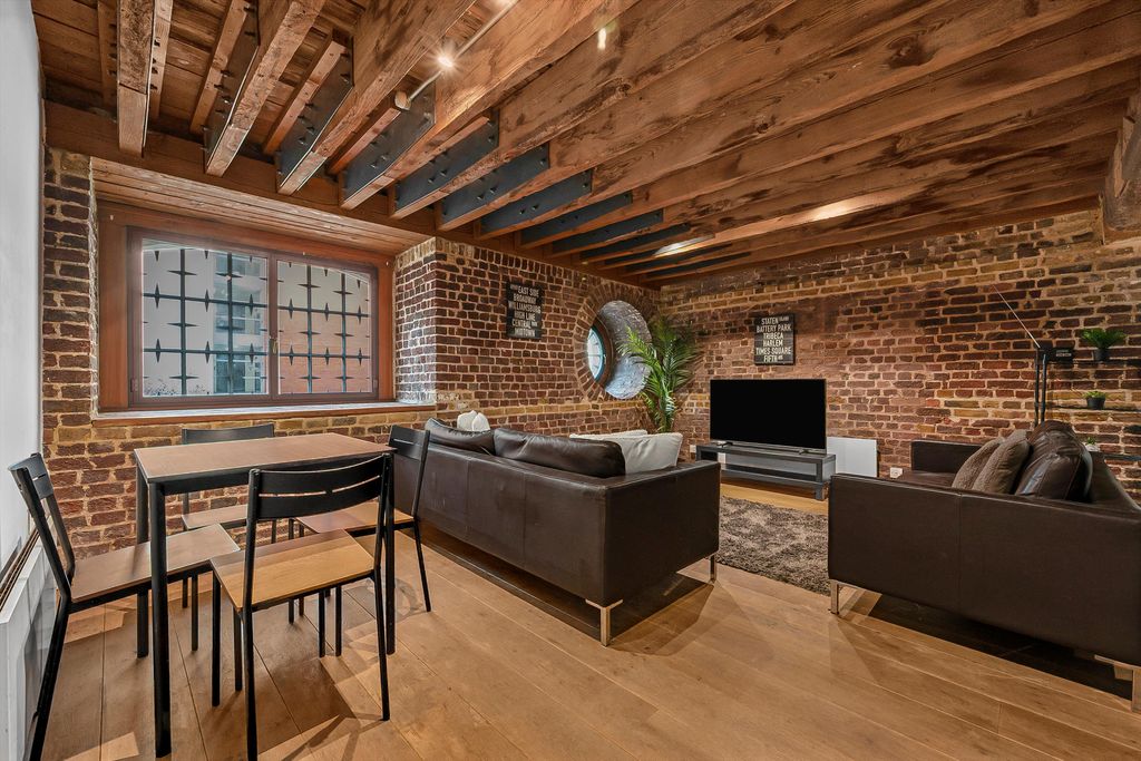 Property photo 2 of 12 Image