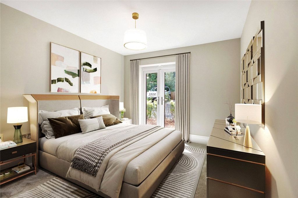 Additional image 5 of 2 bed flat for saleGreen Hedges, Westerham Road, Oxted, Surrey RH8