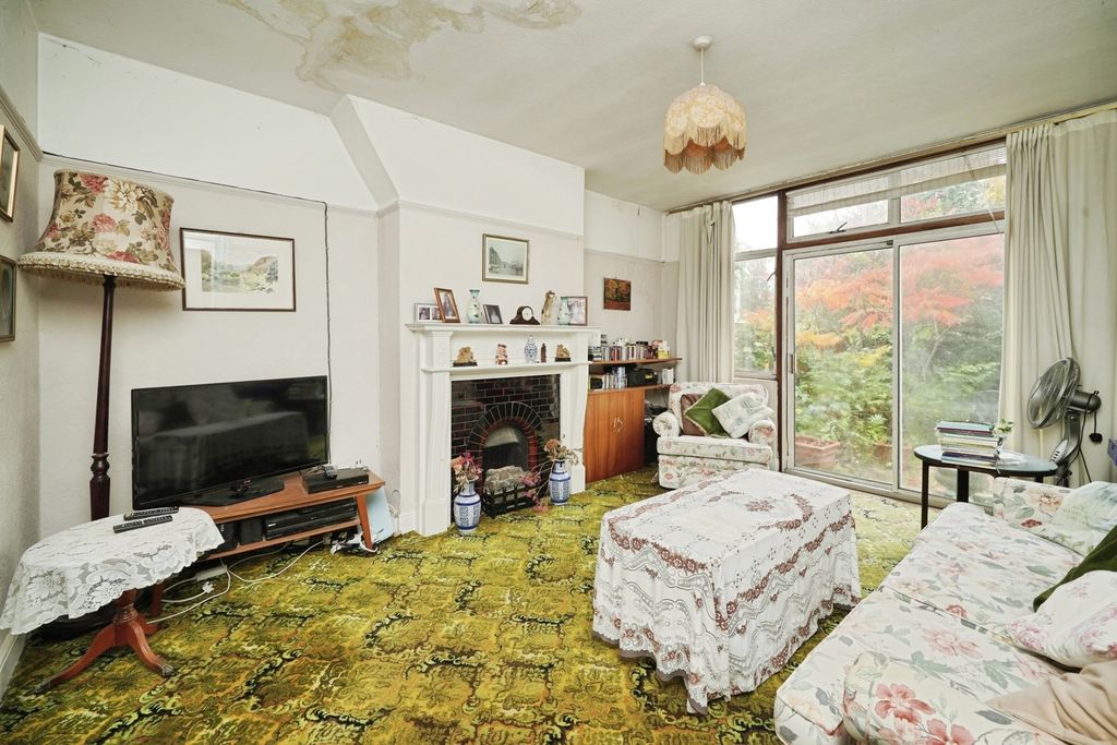 Property photo 3 of 17 Photo