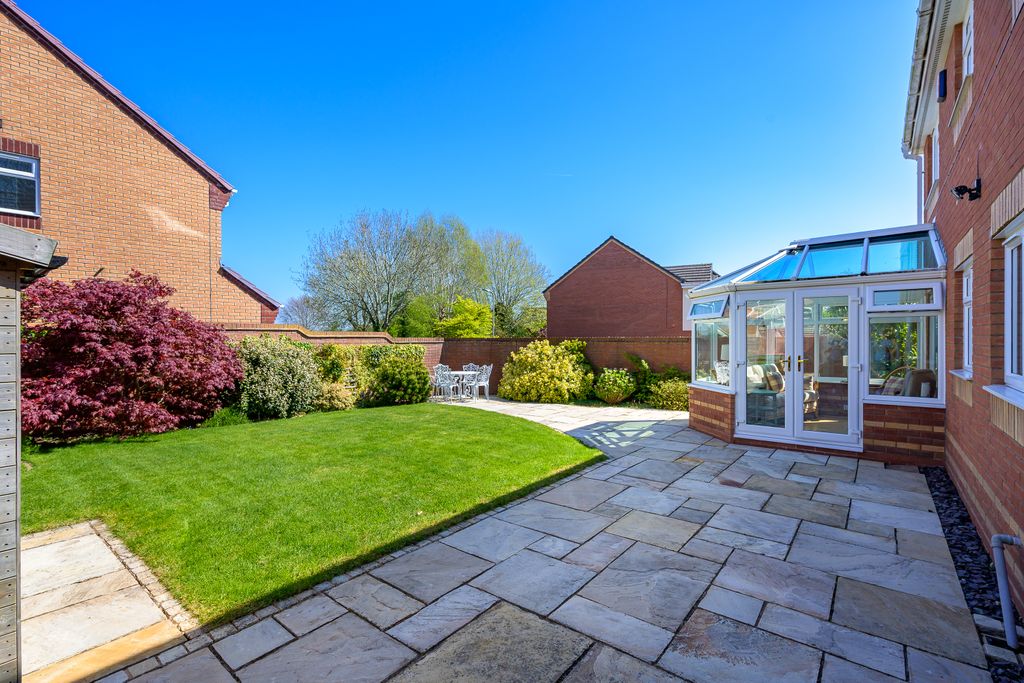 Property photo 2 of 30 Rear Garden