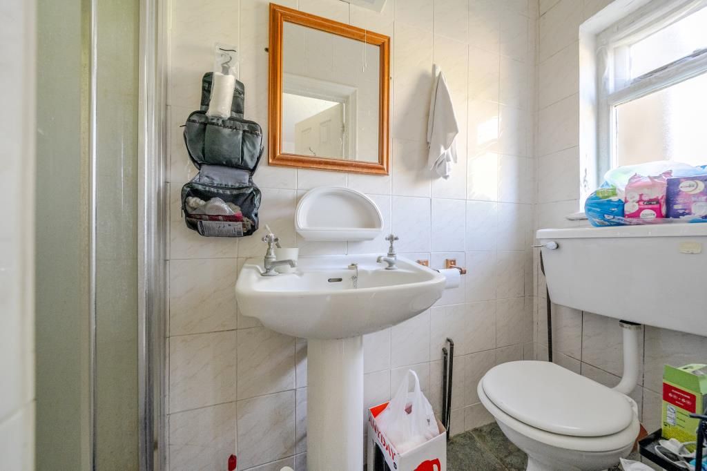 Property photo 3 of 20 Bathroom