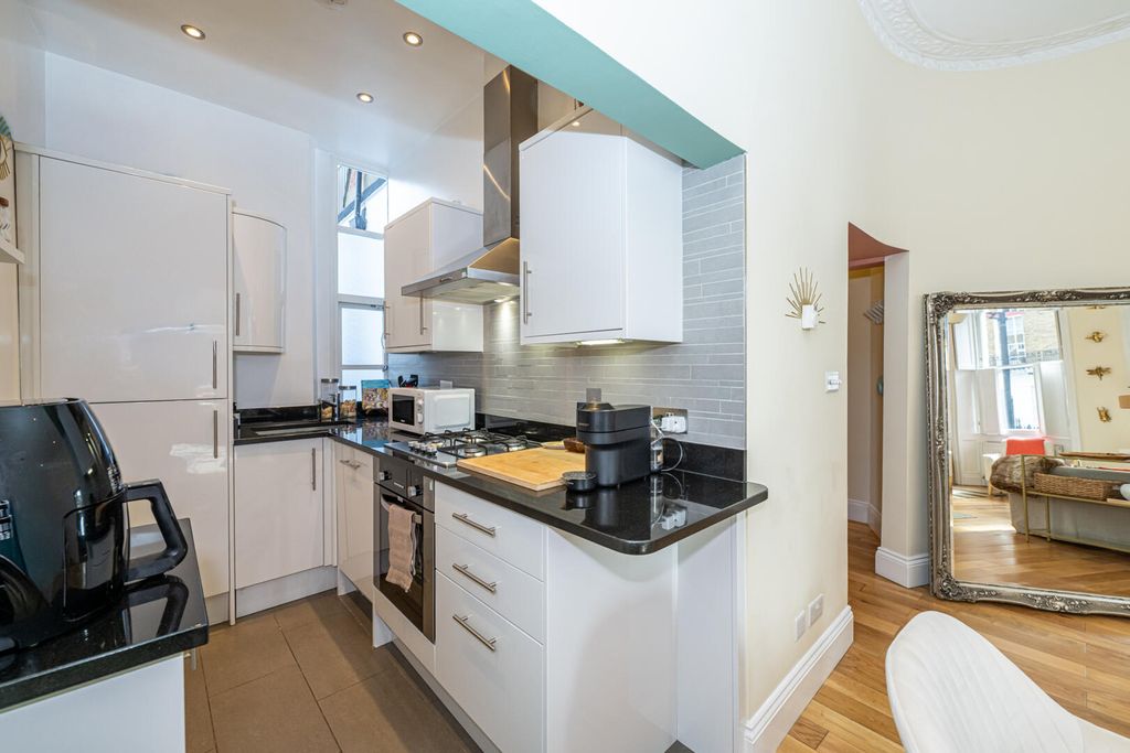 Property photo 3 of 14 Kitchen